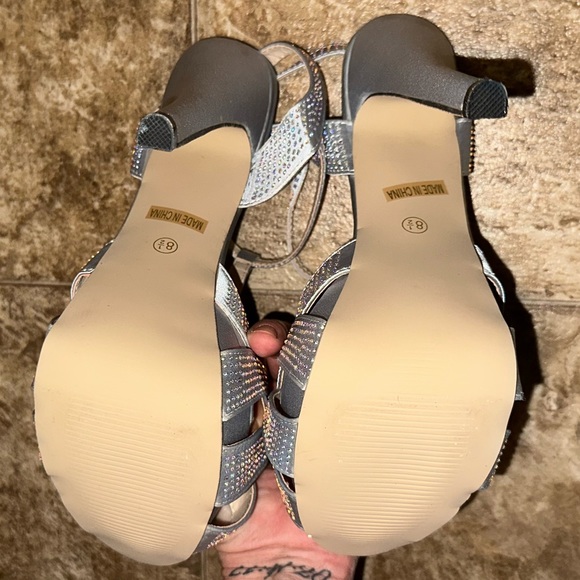 Eye Candie silver high heels size 8.5 - Picture 6 of 6